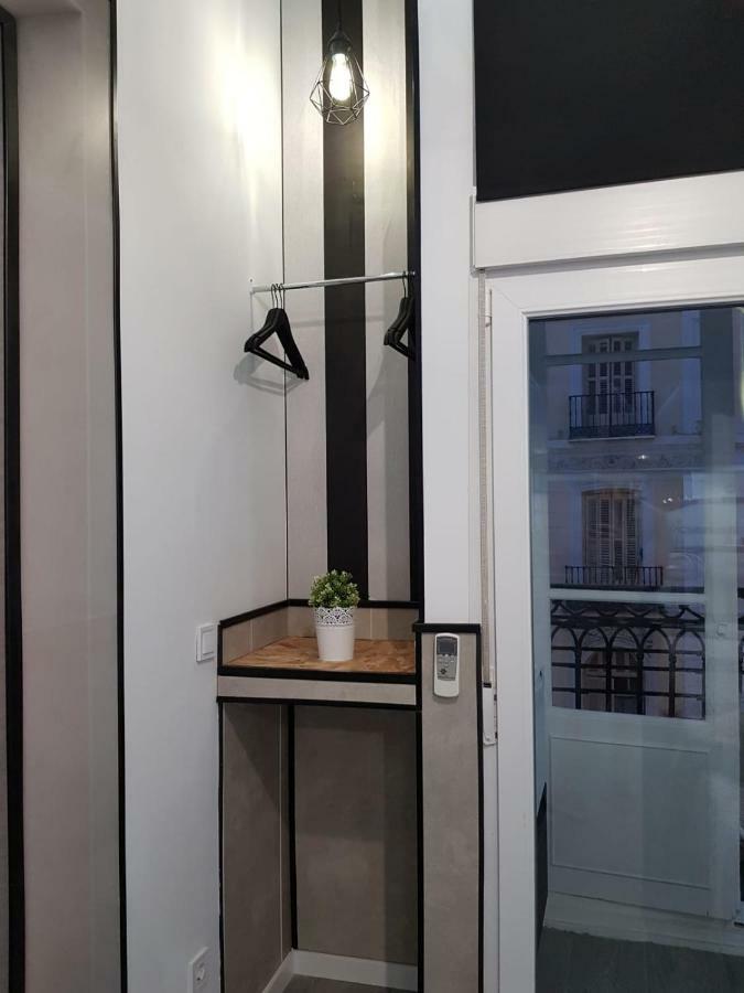 Estudio Calle Mayor Lägenhet Madrid Exteriör bild
